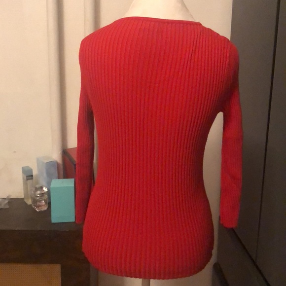 🆑FINAL PRICE‼️ Red scoop neck 3/4 length sleeves sweater w/silver circle accents - Picture 4 of 4